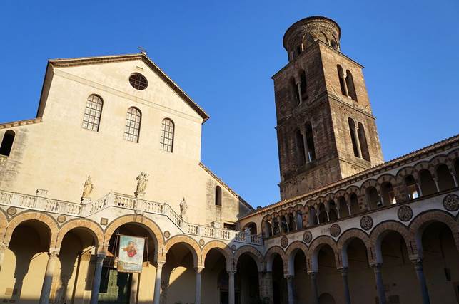 Duomo di Salerno: orari e storia della Cattedrale di San Matteo - Alicost  Spa